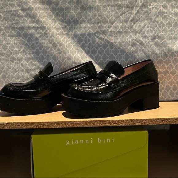 Gianni Bini AvivaTwo Patent Lug Sole Platform Loafers 🖤 - Picture 13 of 15